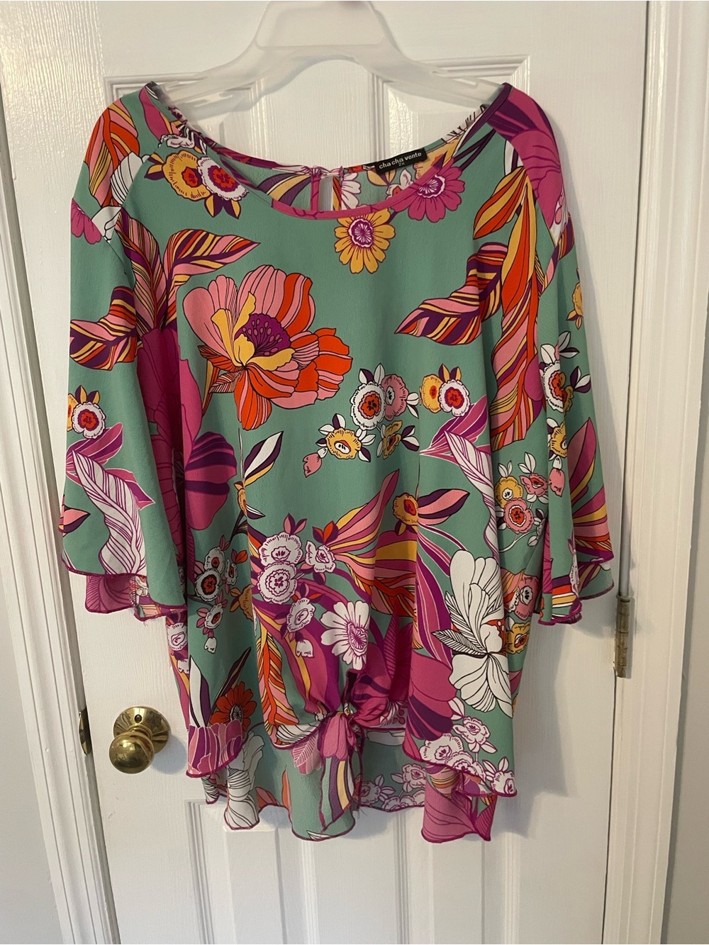 Chacha Vente Floral Tie-Front Flutter Sleeve Top in Mint & Magenta